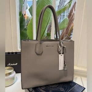 Michael Kors Mercer Large Pebbled Leather Accordion Tote Bag